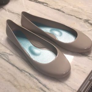 Oka B nude jelly ballet flats